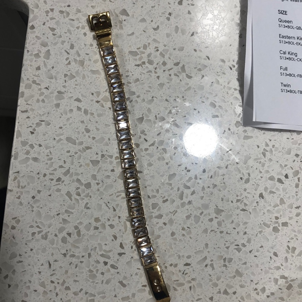 MK gold bracket